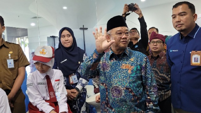 Menteri Pendidikan Dasar dan Menengah, Abdul Mu'ti pastikan bahwa kegiatan belajar siswa tetap berjalan selama Ramadhan 1445 Hijriah/2025